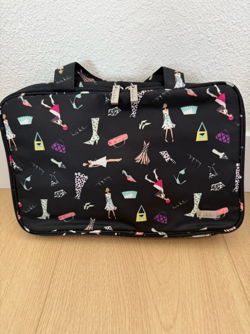 Nicole Miller Travel Makeup Organizer Cosmetic Train Case Black Fashion Print